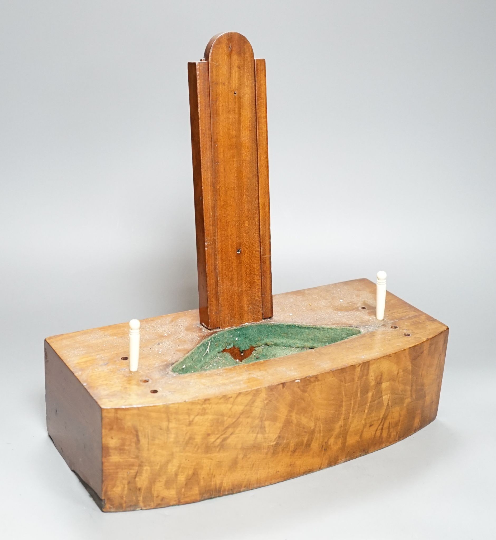 A 19th century mahogany dish stand 37cm